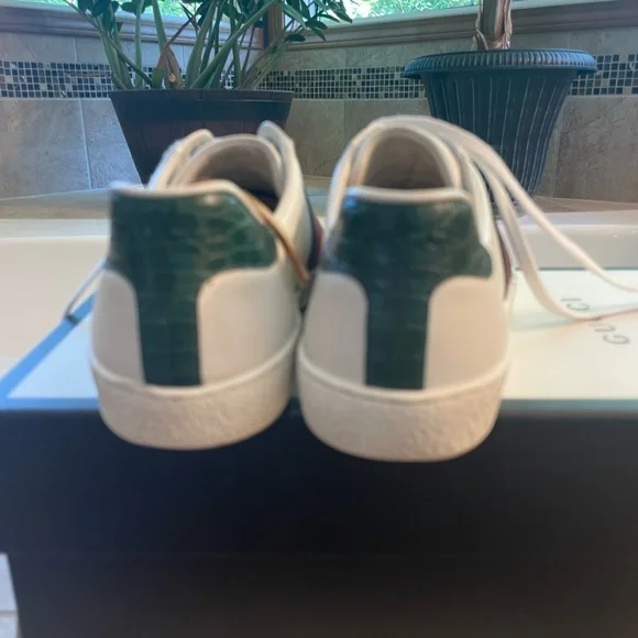 Perfect condition. Gucci 7 so US 7.5. I’m a US 8. Runs big. Fit me fine. - Picture 2 of 7
